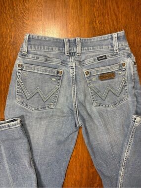 Wrangler Light Blue Denim Jeans with Branded Rivet